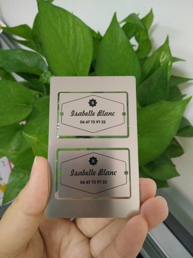 Carte de fidélité en métal carbone Plaques personnalisées en métal pour signer un produit Isabelle Blanc