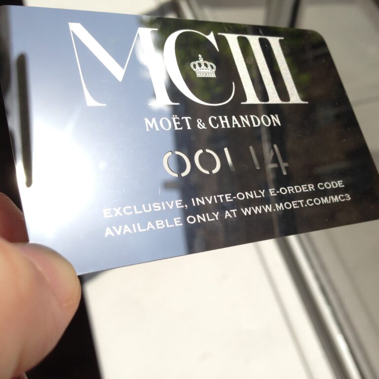 Cartes de fidélité en métal argent Carte d'invitation en métal moet et chandon