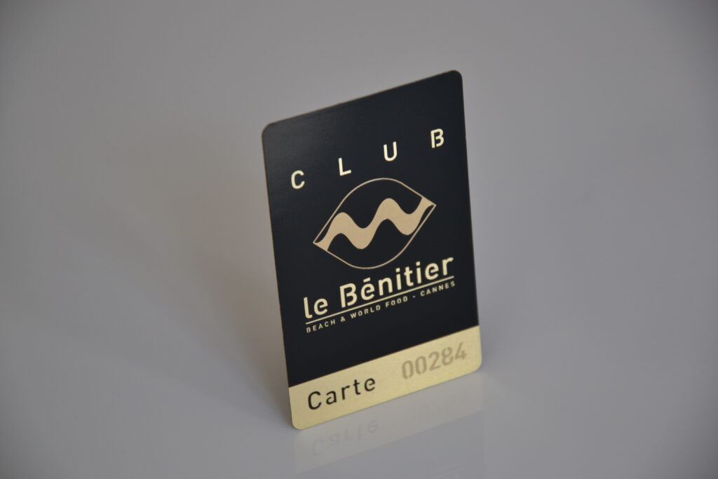 Carte de visite en métal argenté